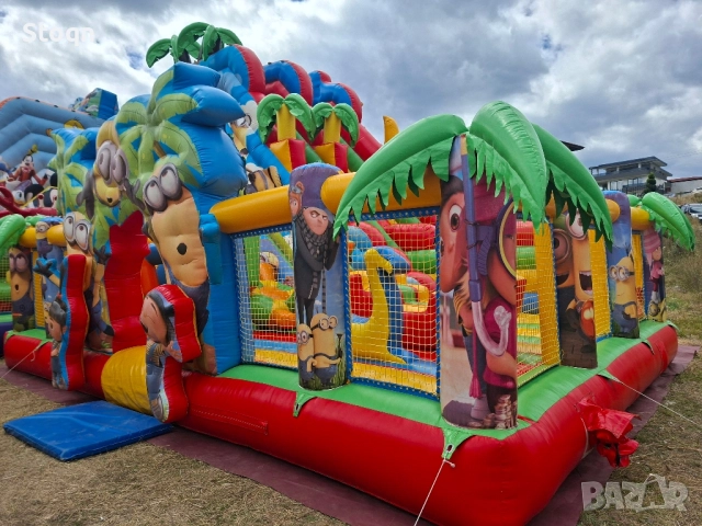 Надуваем замък Миньоните , снимка 2 - Друго търговско оборудване - 51627052