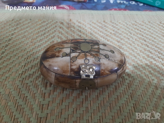 Колекционерска кутия за бижута от камилска кост 