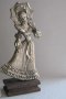 Стара красива метална фигура фигурка дама с чадър статуетка, снимка 1 - Статуетки - 28949517
