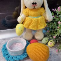 Великденски подаръци. Плетена играчка Заек-БЕБИ + яйце на стойка., снимка 5 - Романтични подаръци - 32382650
