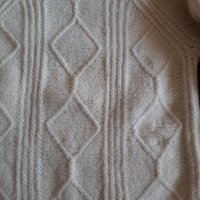 Три броя вълнени пуловерчета за 10 лв., снимка 3 - Детски пуловери и жилетки - 40367538