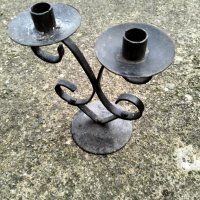 Железен свещник, снимка 1 - Антикварни и старинни предмети - 43515762