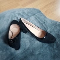 Обувки , снимка 1 - Дамски обувки на ток - 42960001