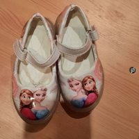 Светещи обувки с Елза и Ана , снимка 1 - Детски обувки - 35390199
