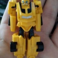 🤖 Bumblebee Transformers коли-роботи с преобразуване - Трансформърс, снимка 5 - Коли, камиони, мотори, писти - 28029451