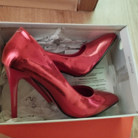 Обувки, снимка 1 - Дамски обувки на ток - 44906616