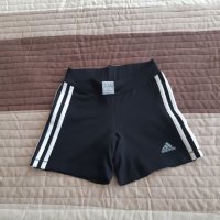 Adidas оригинални къси панталони , снимка 1 - Къси панталони и бермуди - 37335923