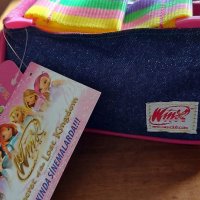 Детска чанта на winx, снимка 3 - Кенгура и ранички - 38318170