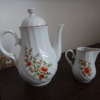 Български порцеланов чайник и латиера, снимка 1 - Сервизи - 33299668