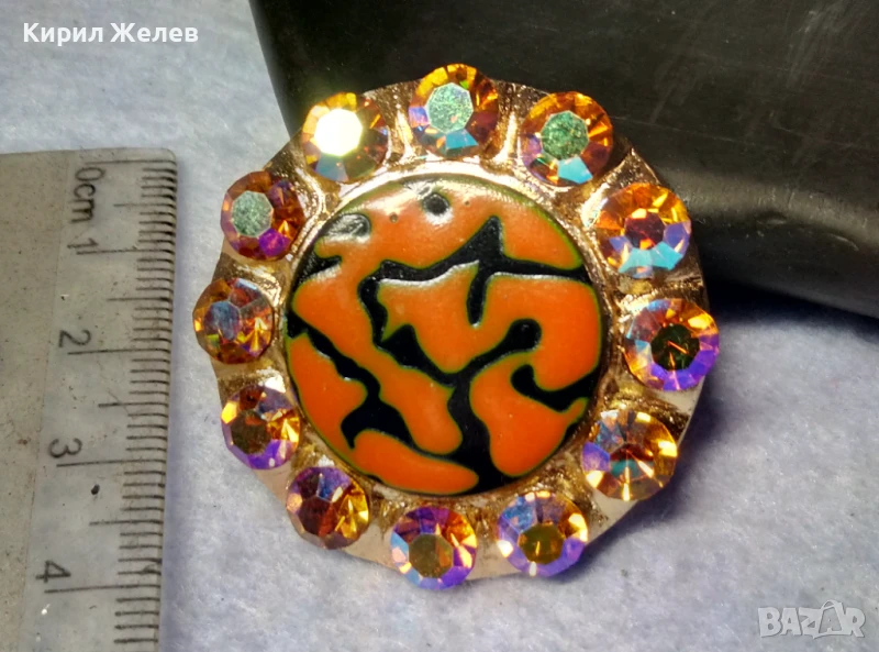 ЕМАЙЛИРАНА ПОЗЛАТЕНА ВИНТИДЖ СТИЛ БРОШКА с БЛЕСТЯЩИ БОХЕМСКИ КРИСТАЛИ 20348, снимка 1