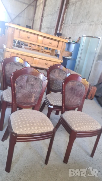 стол с ратан и дамаска внос от Европа, снимка 1