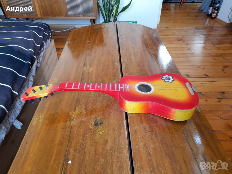 Стара детска китара #3, снимка 1
