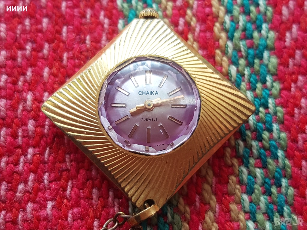 Часовник с позлата колие Чайка, снимка 1