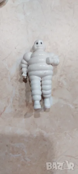 Светеща гумена фигурка в тъмното мишлен michelin , снимка 1