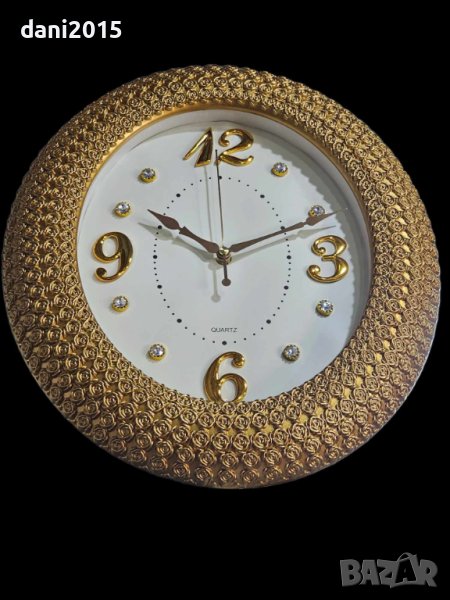 Стенен кръгъл часовник със златисти цифри и кристали, снимка 1
