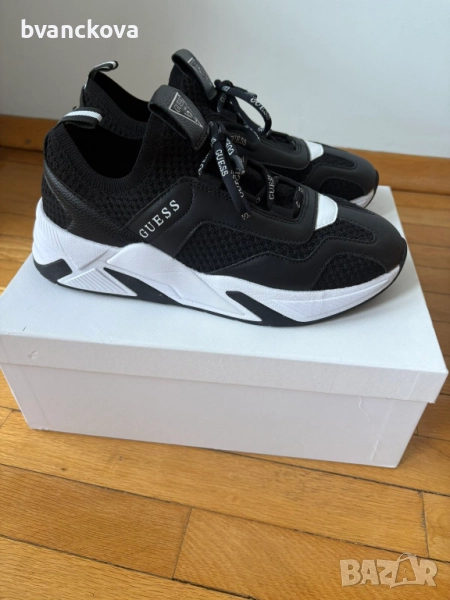 Дамски маратонки Guess, снимка 1