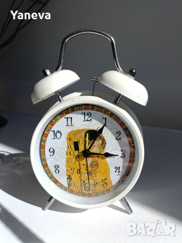 Будилник "Целувката от Густав" на Густав Климт , снимка 3 - Стенни часовници - 51980071