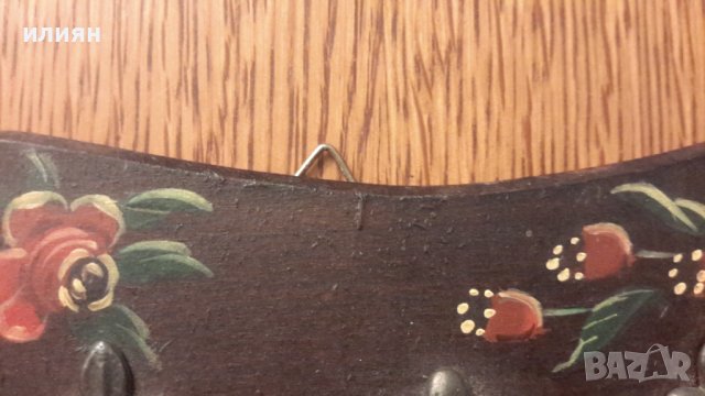 Малка закачалка изработка дърво и метал изрисувана ръчно , снимка 2 - Декорация за дома - 43341815