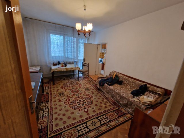 Дава под наем 4-СТАЕН Кралска зона, град Добрич (Частно лице), снимка 11 - Апартаменти - 44011494