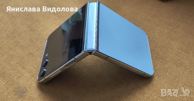 Samsung Z Flip 5 , снимка 2 - Samsung - 52476418