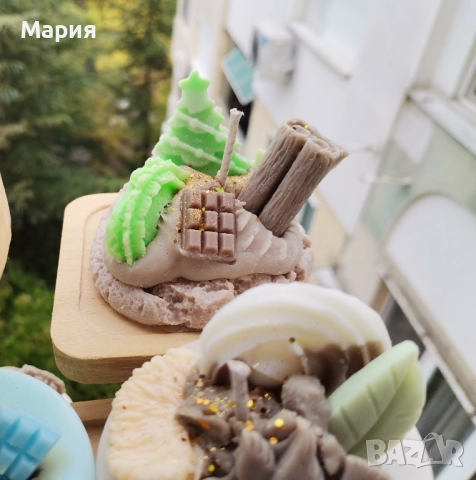 Коледни торти и мъфини свещи , снимка 4 - Декорация за дома - 52248494