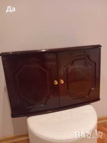 Английско шкафче стенно