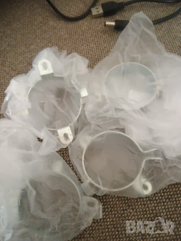 TME скоби / държачи за кондензатори , снимка 3 - Ресийвъри, усилватели, смесителни пултове - 51051282