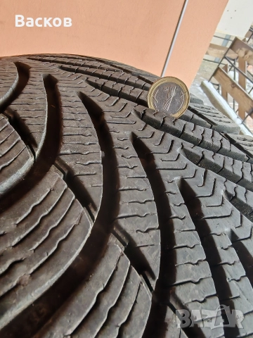 Зимни гуми 225 55 16, снимка 3 - Гуми и джанти - 52918812