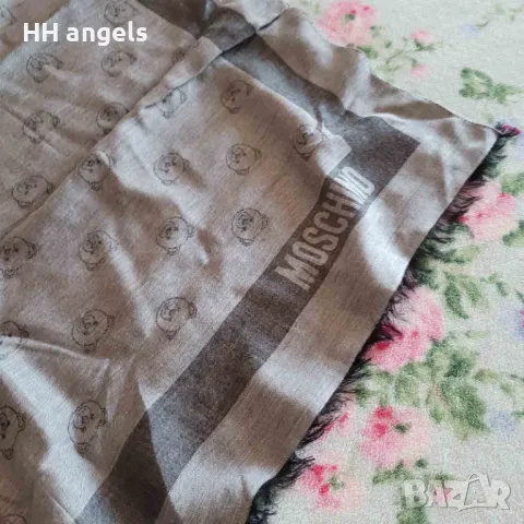 Moschino оригинален шал с етикети, снимка 2 - Шалове - 49390201