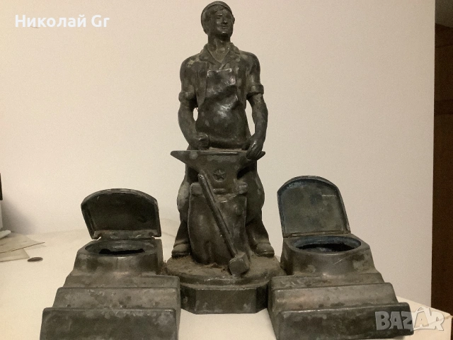 Мастилница времената социализма метал отличен състояние височина 19 см, снимка 3 - Антикварни и старинни предмети - 53012399