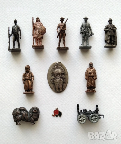 Стари метални войничета и фигурки от шоколадови яйца Киндер, Балабан, Ландрин и др.