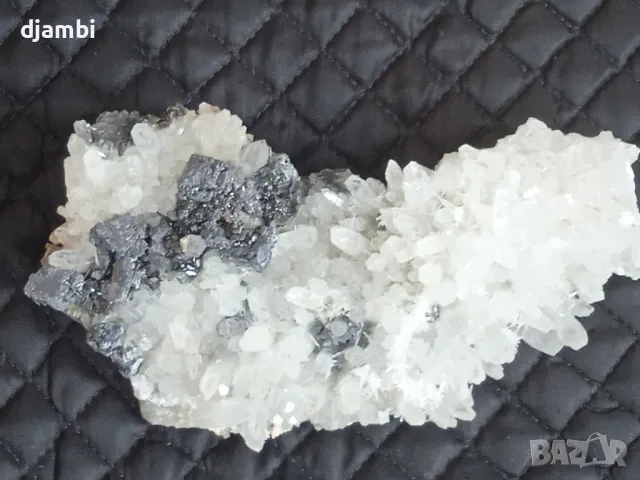 №188, Кварц, Кварцова друза с галенит, Кристали, Минерали, Родопи, Bgminerals,, снимка 8 - Декорация за дома - 48708116