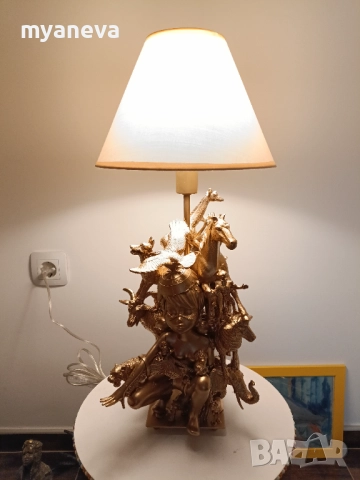 Авторска лампа ​"Единство" , символ на хармонията между човека и животните. , снимка 14 - Настолни лампи - 51726154