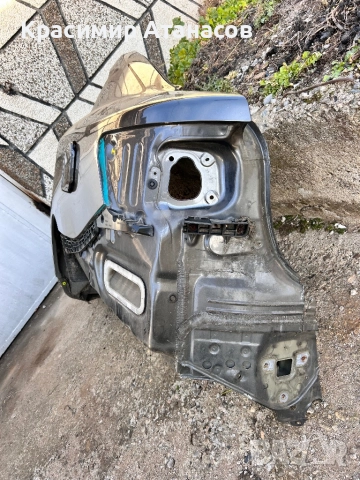 Заден ляв  калник за Тойота Авенсис T27.седан. 2009-2015г, снимка 2 - Части - 52967679