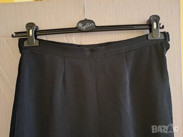 Дамски черен панталон по-широк