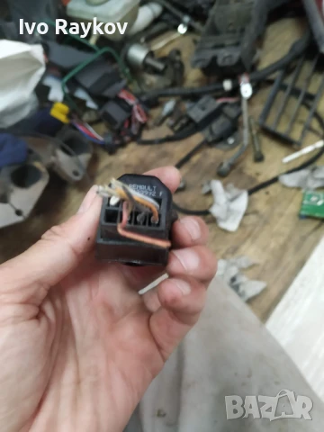  Бутон , ел. огледала Renault Megane 2, Laguna, Symbol, Kangoo, Master, Logan , 7700429992, снимка 4 - Части - 51195183