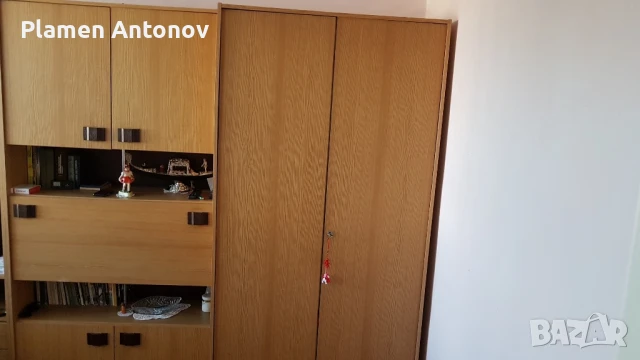 Продавам секция с двукрилен гардероб, снимка 2 - Секции и витрини - 50582121