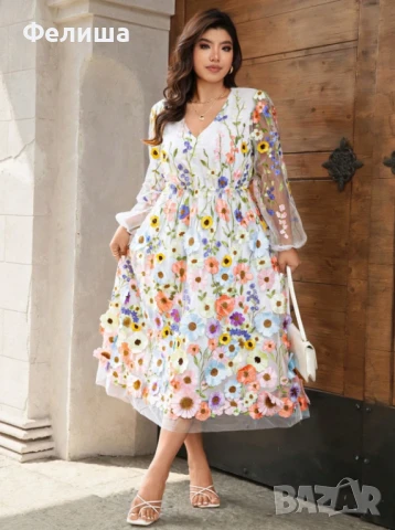 Бутикова Елегантна Ванилово Бяла Дантелена Бродирана Рокля с 3Д Пастелни Цветя и Шик Буфан Ръкав 