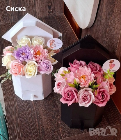 Тематични букети в бяло и черно със 11 броя сапунени цветя за предстоящите абитуриенти,абсолвенти🎓, снимка 15 - Подаръци за жени - 45406164