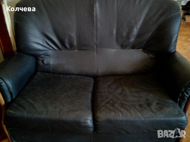 продавам стар модел дървена, разтегателна маса и диван, снимка 5 - Маси - 50673279