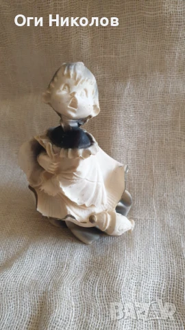  Изящна фигурка на дете