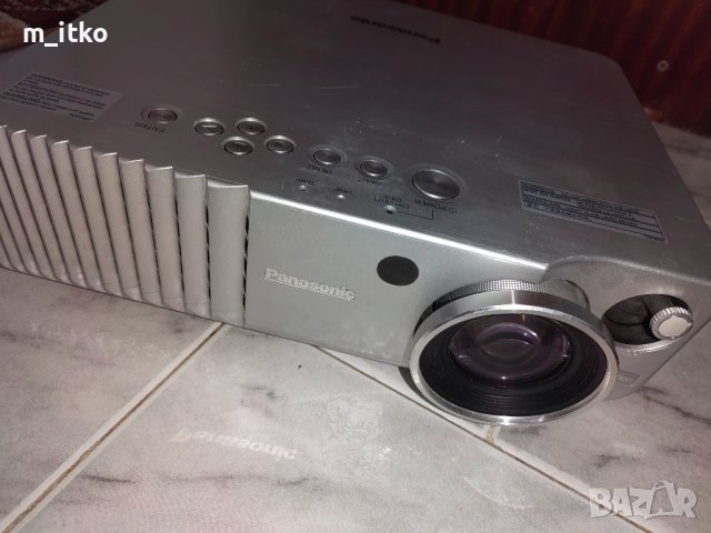 Panasonic PT-AE700E, снимка 2 - Плейъри, домашно кино, прожектори - 43940872