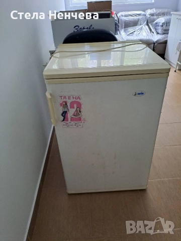 ПРОДАВАМ МАЛЪК ХЛАДИЛНИК, снимка 2 - Хладилници - 51756498