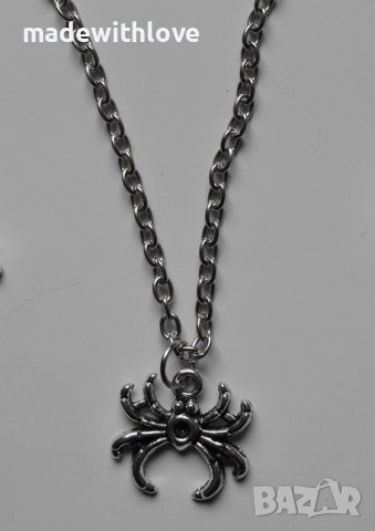 Ръчно изработено колие в сребристо, снимка 2 - Колиета, медальони, синджири - 43250595