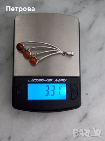 Сребърна висулка с три кехлибара, снимка 4 - Колиета, медальони, синджири - 52009882