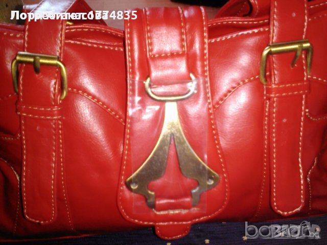 Дамска червена чанта от висококачествена еко кожа-една фиксирана дръжка,подвижна презрамка