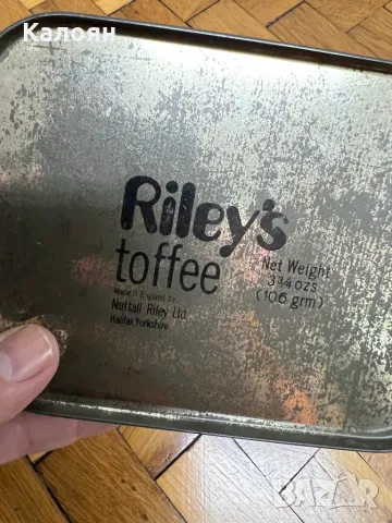 Метална кутийка от бонбони с кучета английска отигинална, снимка 4 - Колекции - 48362878