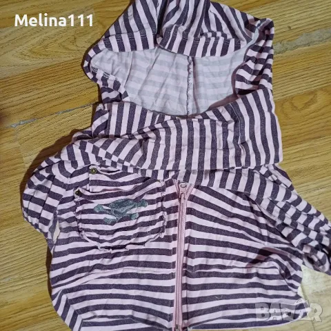 продава суичър, снимка 1