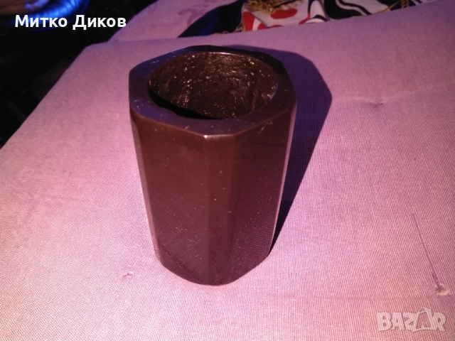 Бакелитова чаша винтидж шестоъгълна Н-97мм фи 65мм, снимка 2 - Антикварни и старинни предмети - 52789199