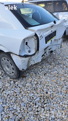 опел астра 1.6 101 коня 2005 г на части, снимка 3 - Автомобили и джипове - 43681020